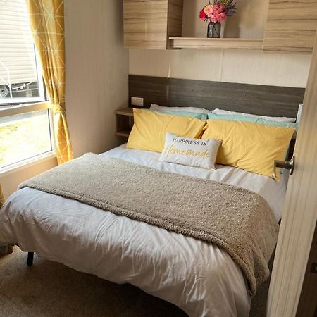 Beautiful Caravan In Trecco Bay! 74 Sycomore 布里真德 外观 照片